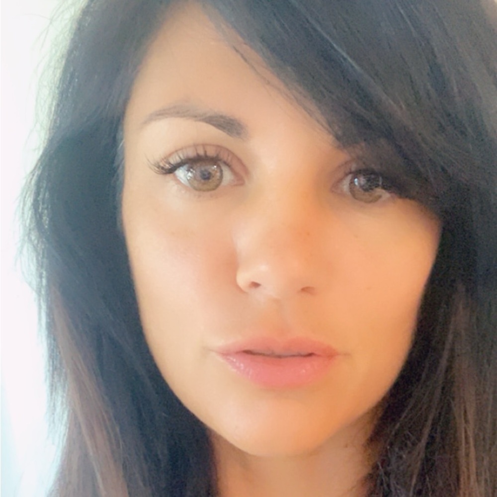 Meet your Posher, Valeria